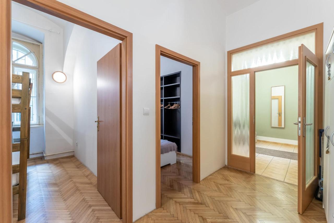 Spacious 3 Bedroom Apartment In The Heart Of Praga Exterior foto
