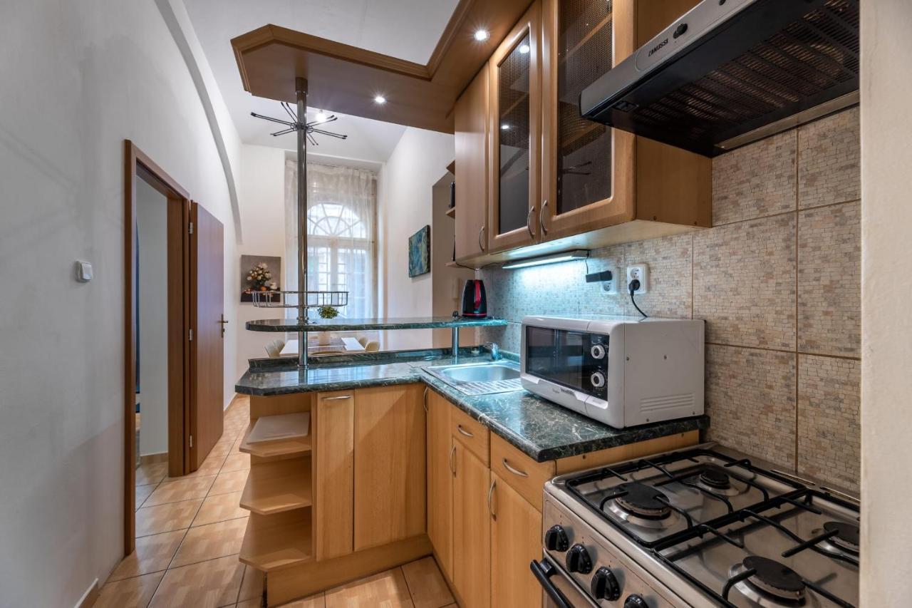 Spacious 3 Bedroom Apartment In The Heart Of Praga Exterior foto