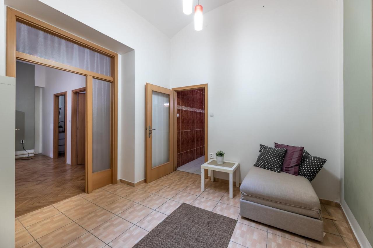 Spacious 3 Bedroom Apartment In The Heart Of Praga Exterior foto
